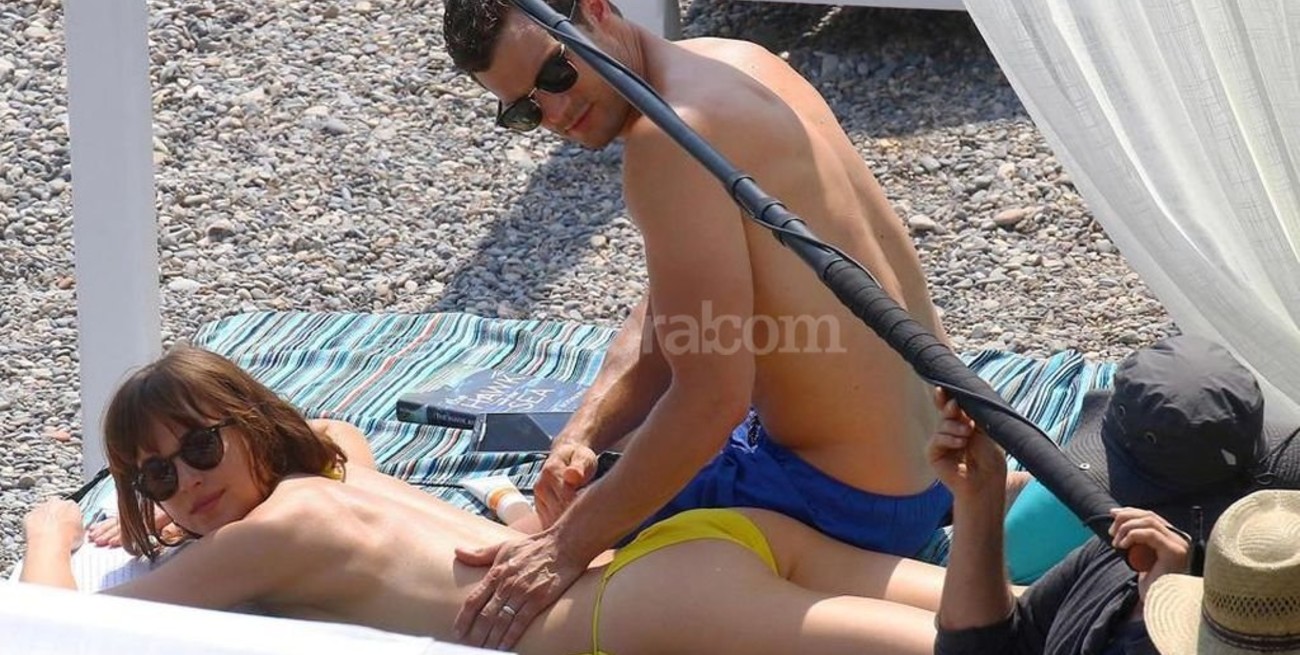 Dakota Johnson en topless durante la filmación de la trilogía