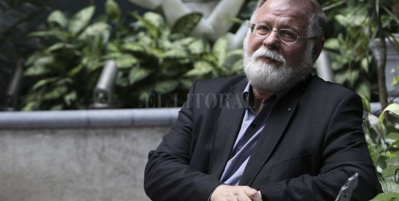 La Biblioteca Nacional se queda sin su director