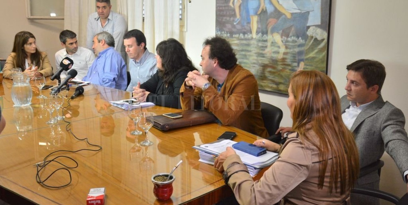 La oposición pide revocar el llamado a licitación de la terminal de ómnibus