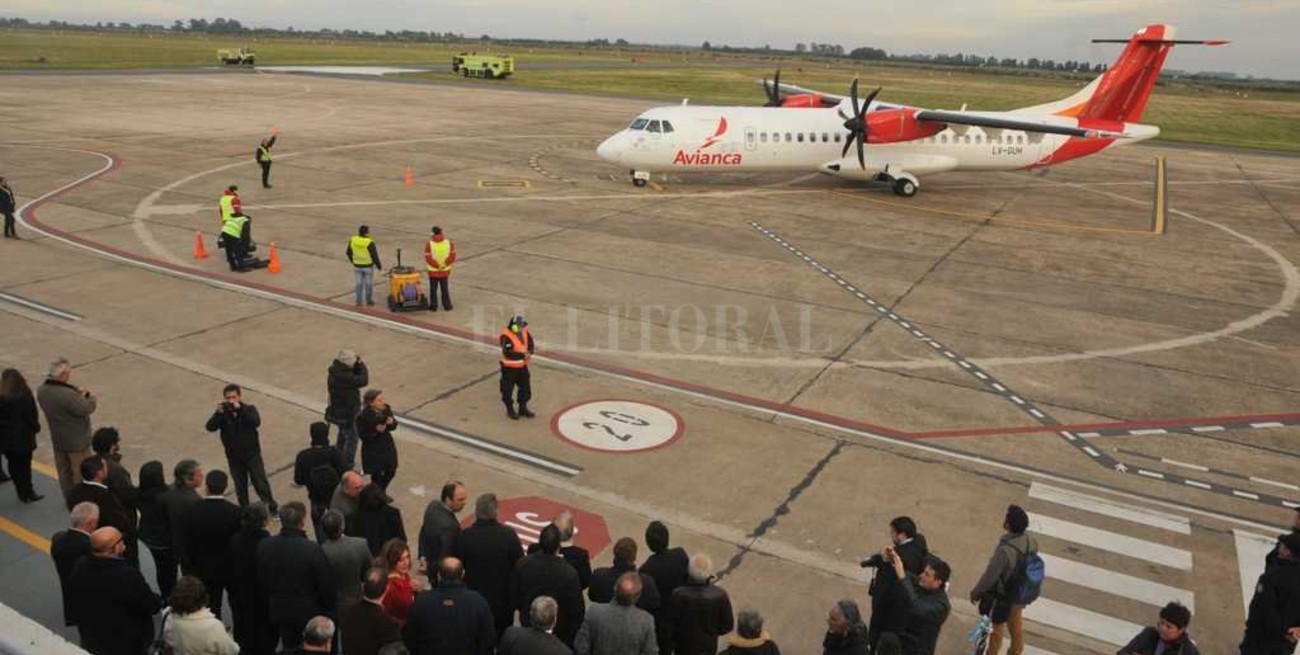 Avianca estrenó sus vuelos en el aeropuerto de Sauce Viejo
