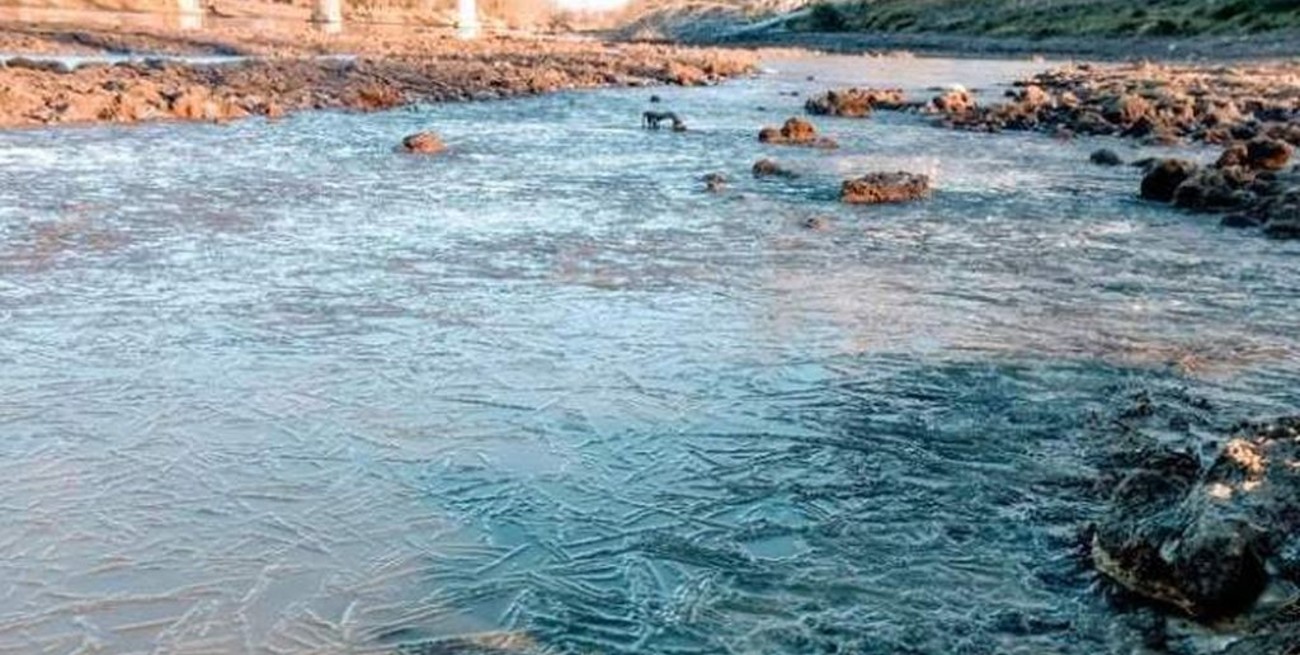 Se congeló un río en La Pampa