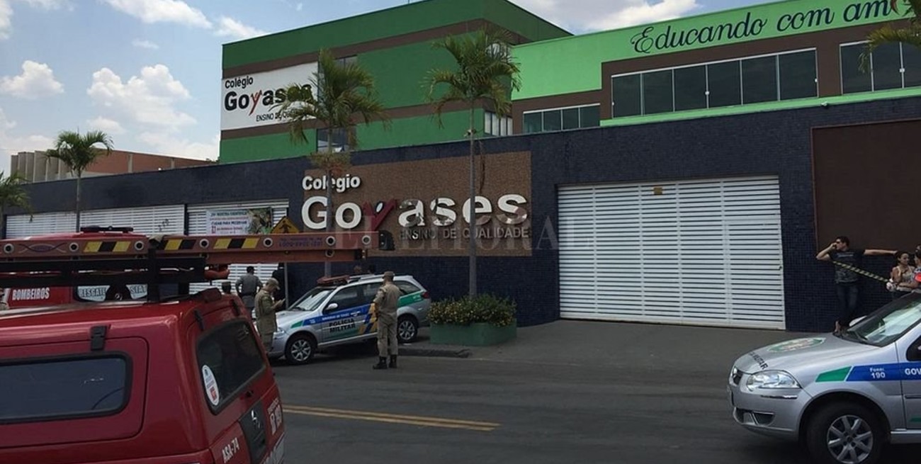 Brasil: un adolescente inició un tiroteo en una escuela y mató a dos compañeros