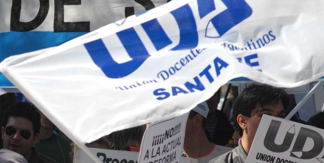 Inicio de clases  y  paritarias  docentes