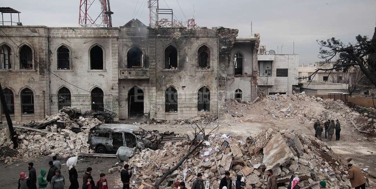 Cerca de 50 muertos al explotar un coche bomba en el norte de Siria