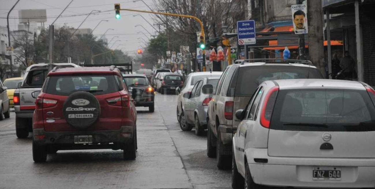 En General Paz instalarán luces LED y mejorarán la señalización