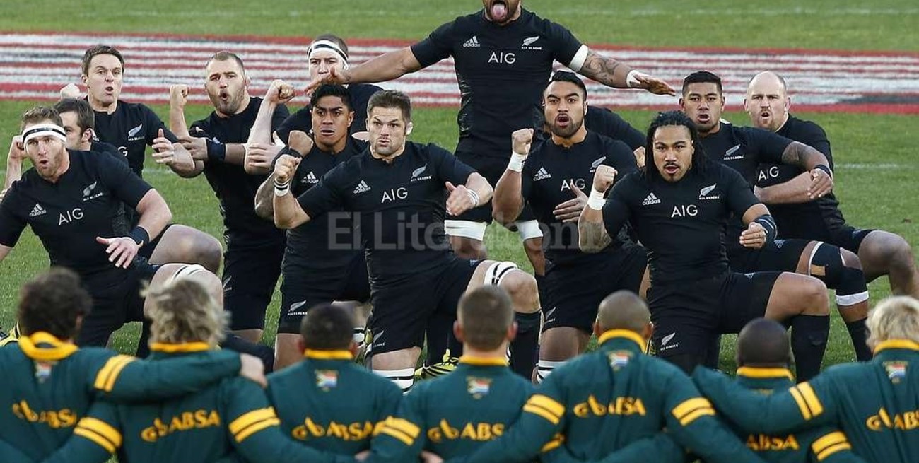Nueva Zelanda y Sudáfrica chocan por un lugar en la final