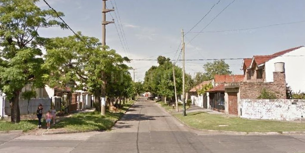 Balean a un hombre en la cabeza al salir en defensa de su mujer