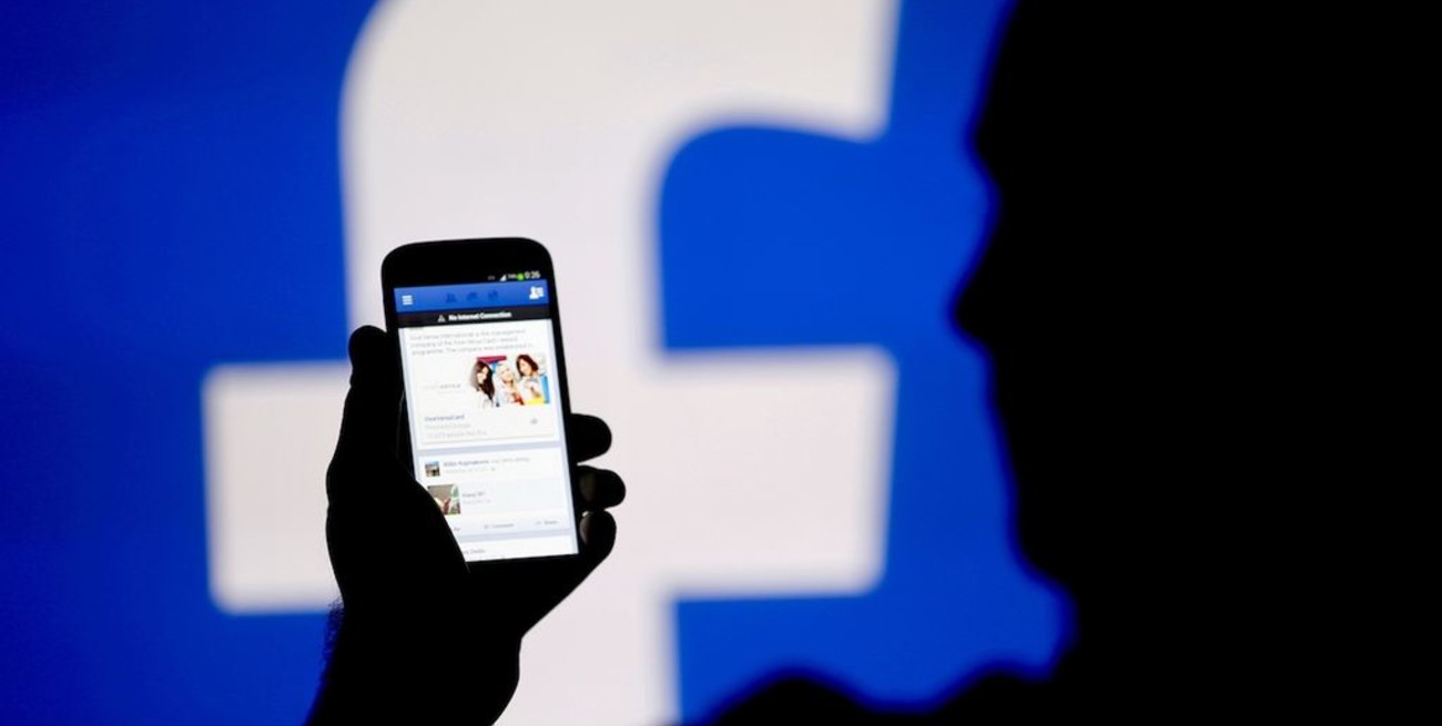 Reino Unido multa a Facebook por escándalo de protección de datos