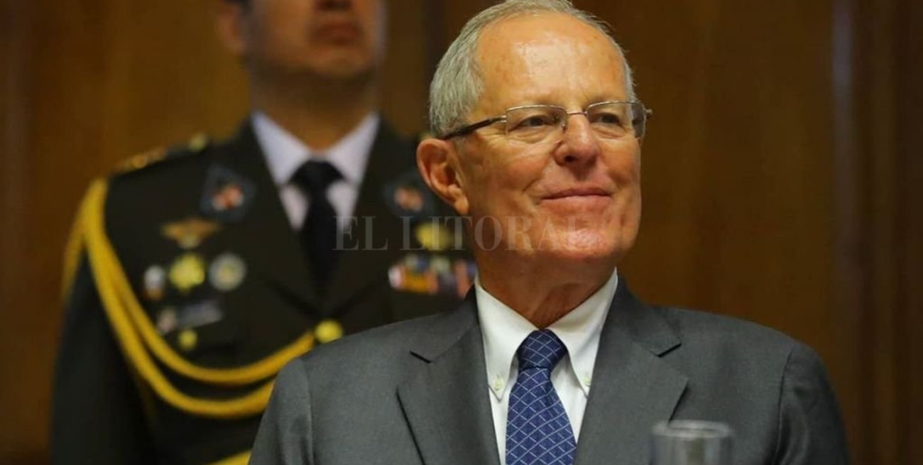 Perú: Kuczynski evitó su destitución 