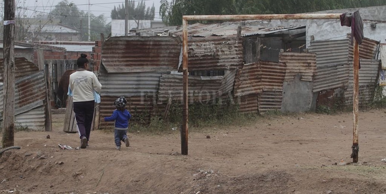 La mitad de los adolescentes es pobre y sólo el 45% completa la secundaria