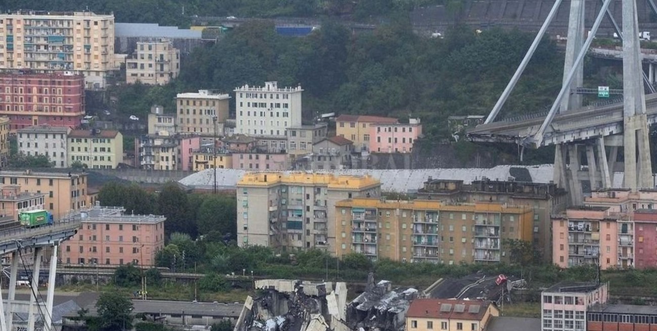 Sube a 35 la cifra de muertos tras el derrumbe de un puente en Génova