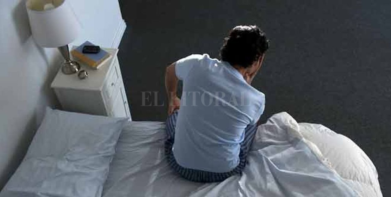 "Levantarse varias veces en la noche para ir al baño no es normal" advierten especialistas