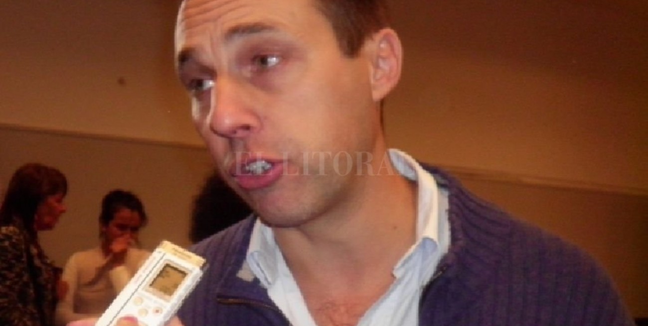 Se derrumbó el escenario con los candidatos en Lomas de Zamora