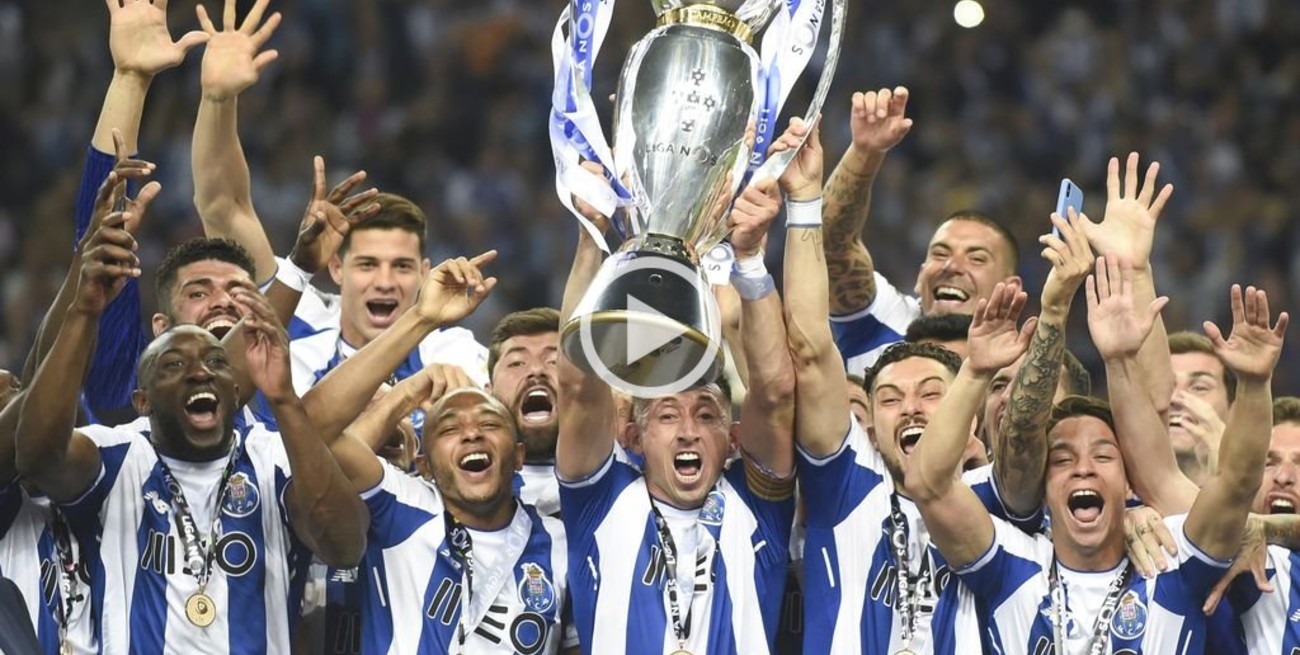 El Porto de Portugal festejó su título al ritmo de Los Palmeras