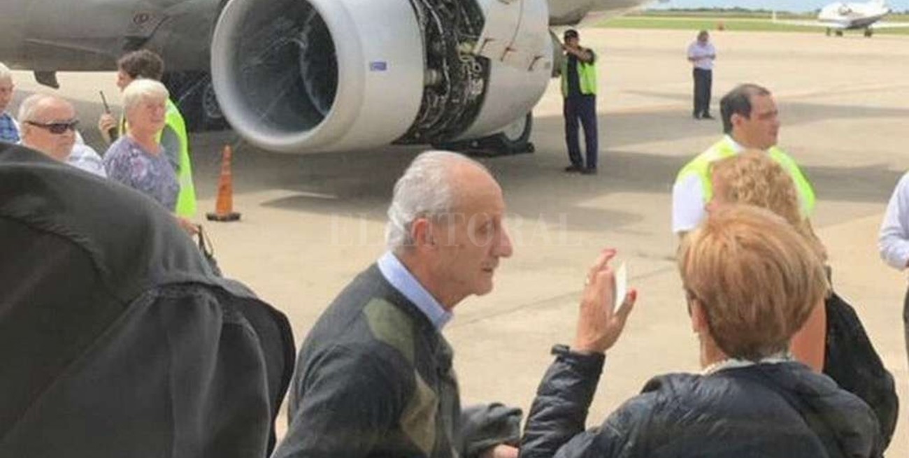 Un avión de Aerolíneas Argentinas aterrizó de emergencia