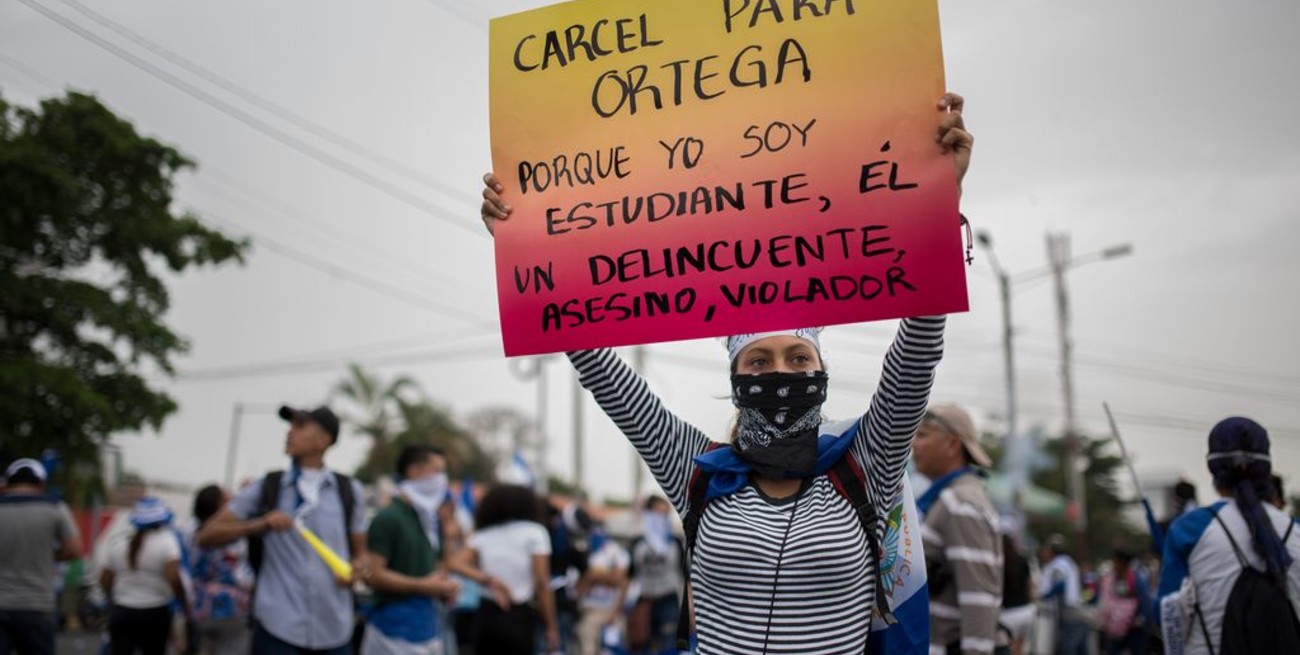 Dejan cesante a médicos que atendieron a manifestantes heridos