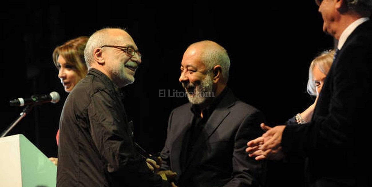 Carlos Bernatek obtuvo el Premio Clarín Novela