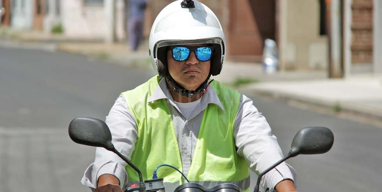 Un "robot-inspector" vigila el tránsito en el microcentro