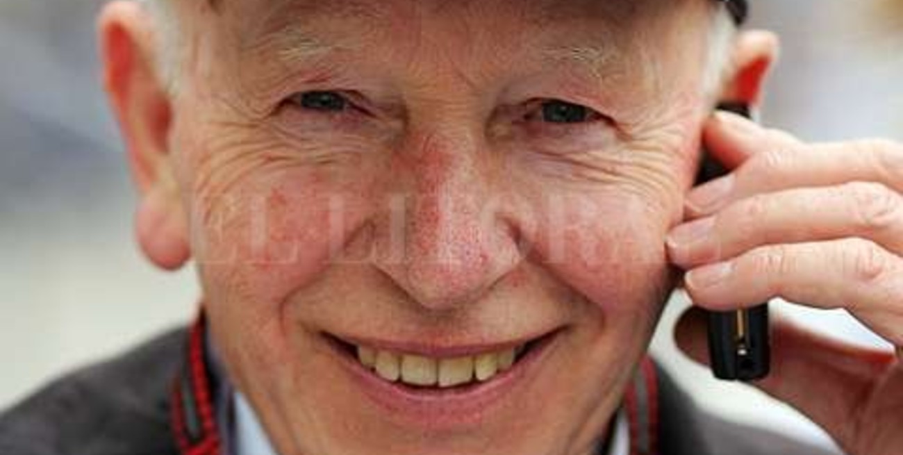 Murió John Surtees, el único campeón del mundo de F1 y motociclismo