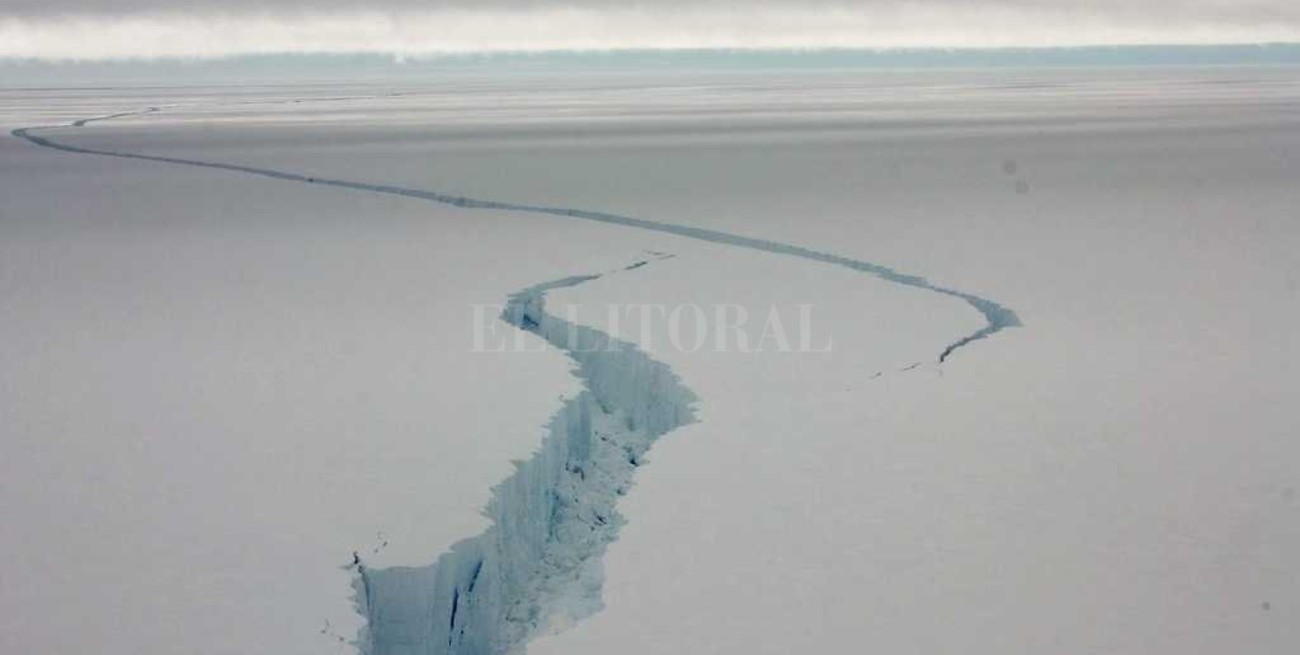 Un iceberg gigante, cerca de desprenderse en la Antártida 