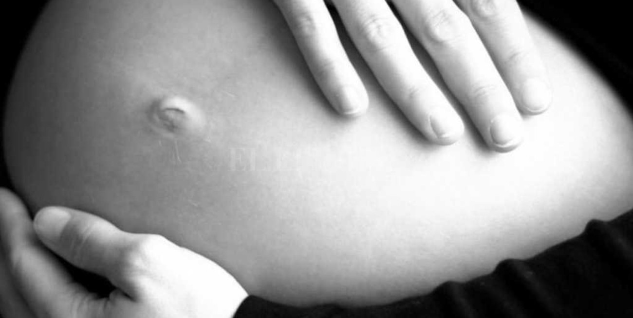 Los embarazos adolescentes se redujeron a la mitad