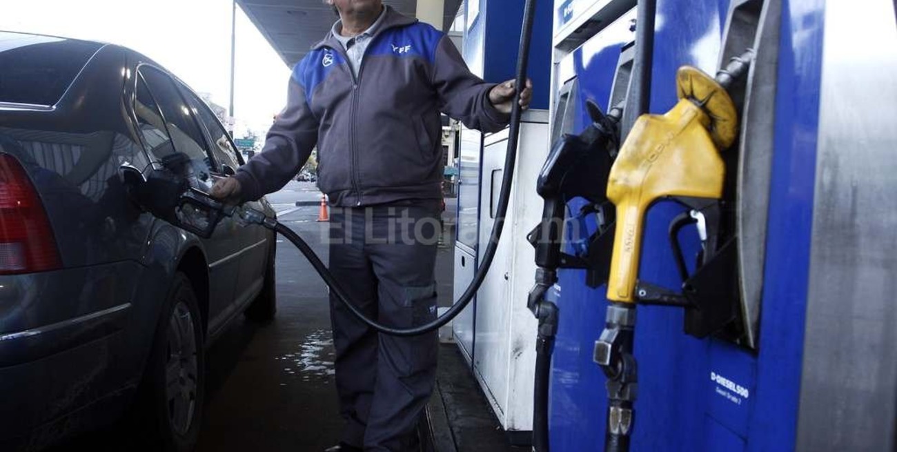 Los combustibles cuestan desde hoy un 6 por ciento más caros