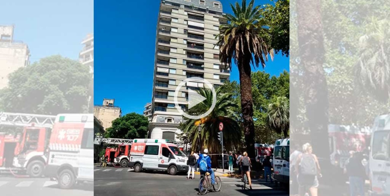 Susto en Rosario por un incendio en un edificio de bulevar Oroño