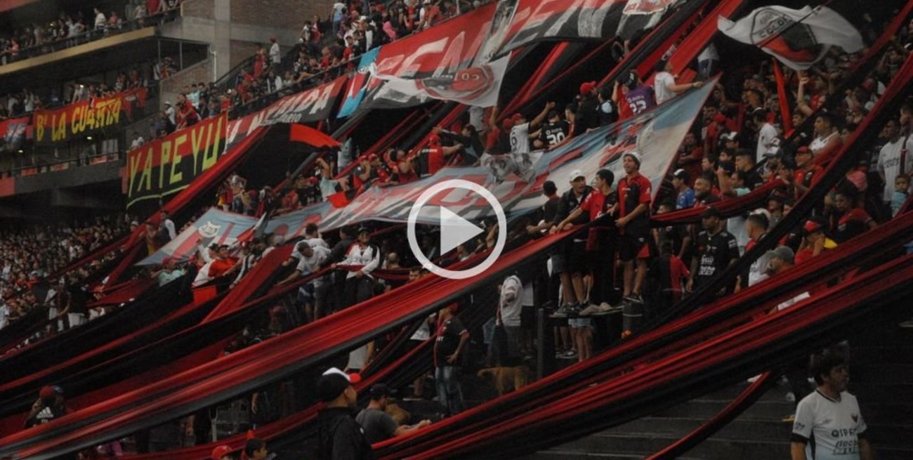 Ocho barras de Colón con derecho de admisión por cinco años