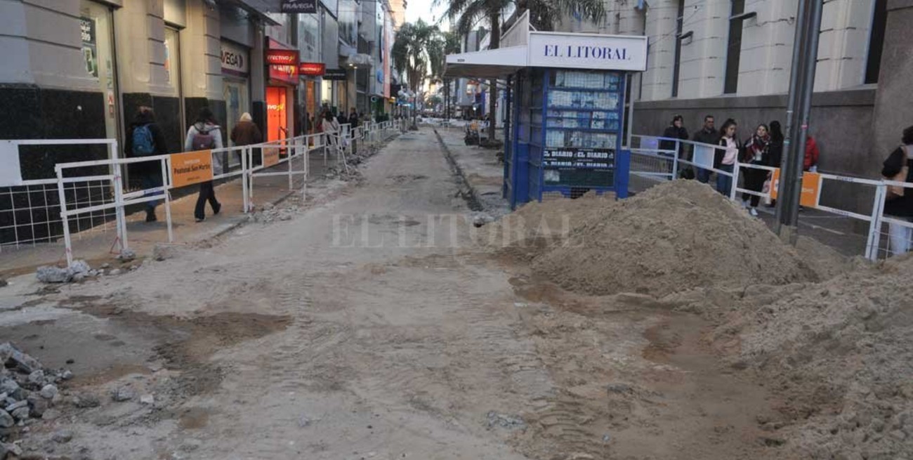 Los canillitas reclaman que incluyan en la peatonal los puestos de diarios