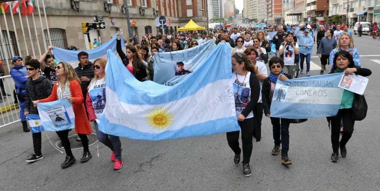 ARA San Juan: familiares de los tripulantes convocan a marchas en todo el país
