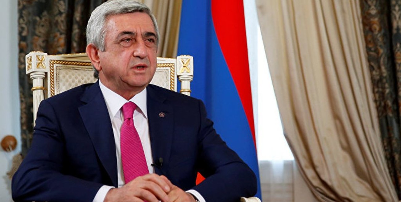 Renunció el primer ministro armenio 