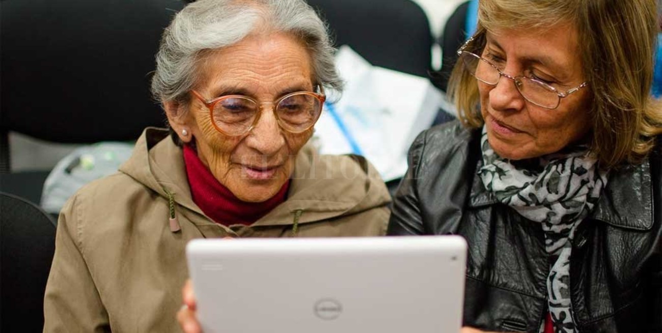 Amplían la entrega de tablets a jubilados, beneficiarios de AUH y monotributistas sociales