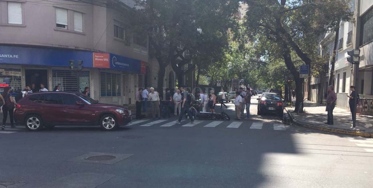 Choque en Suipacha y San Martín