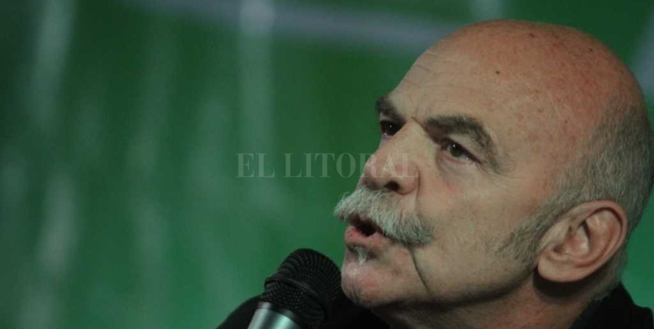 Martín Caparrós pasó por la Feria del Libro de Santa Fe