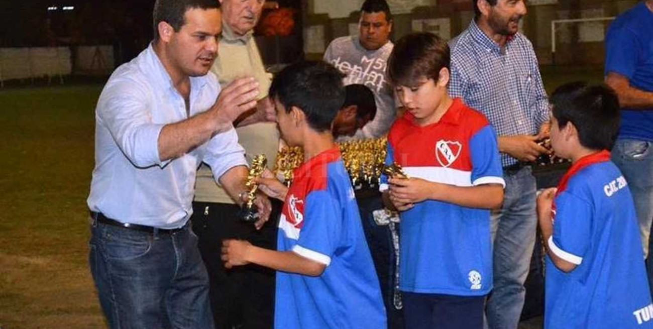 "Los clubes de barrio tienen una función social inigualable"