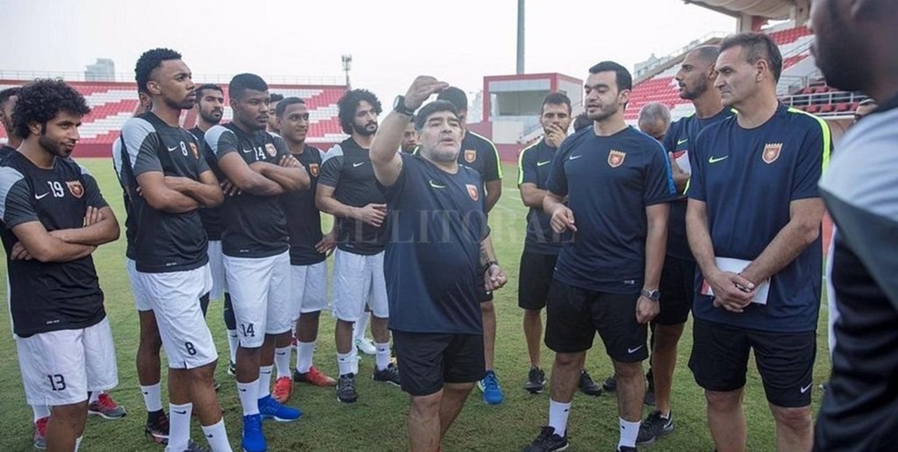 Diego Maradona arrancó su etapa como DT de Al Fujairah