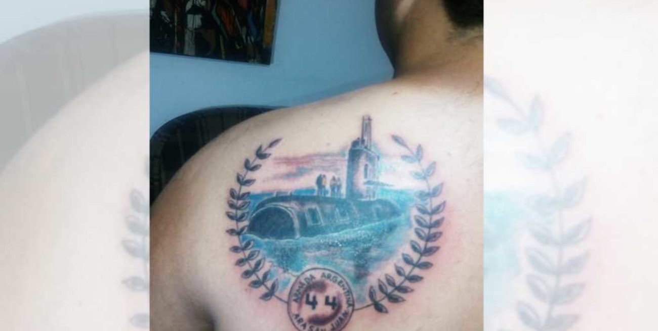 Un cordobés se tatuó al ARA San Juan