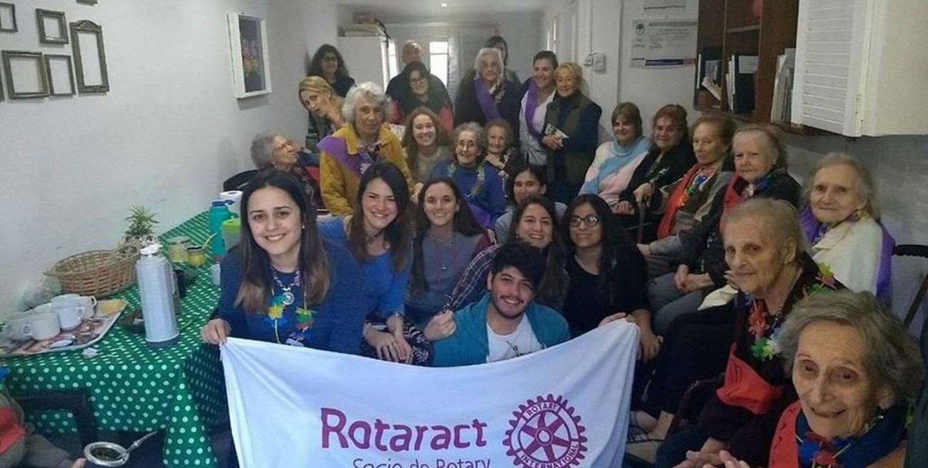 Voluntarios comparten experiencias en un inédito encuentro de relatos