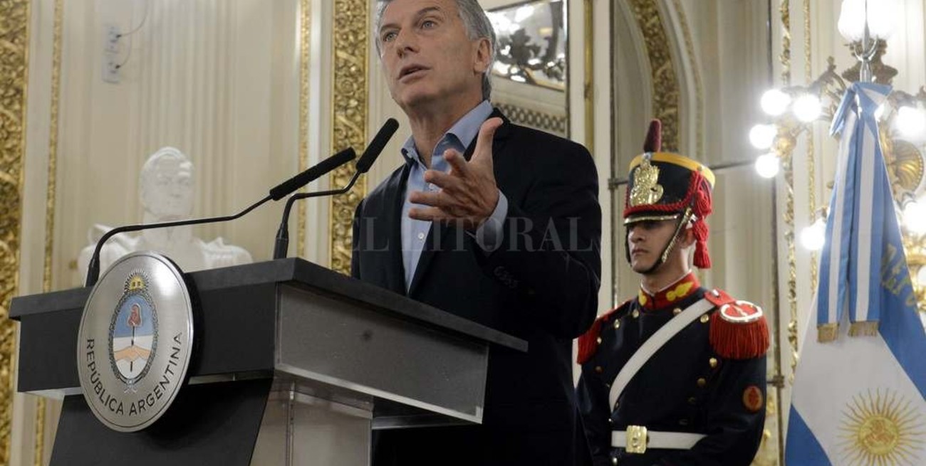 "Lo de Venezuela es una dictadura"