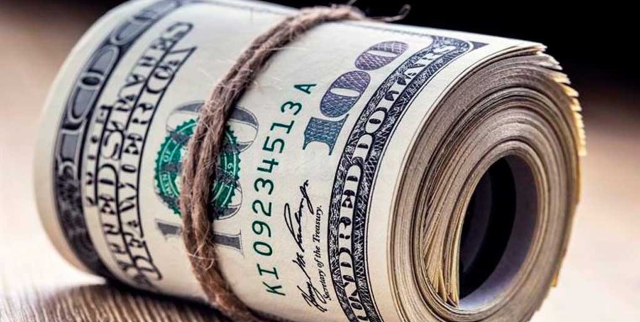 El dólar rompió la barrera de los 20 pesos y estableció un récord