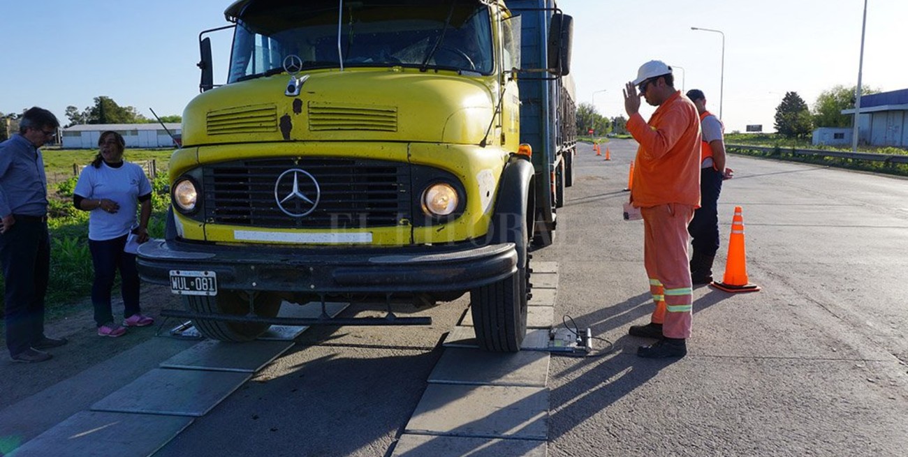 Vialidad provincial ejecuta un estricto control de cargas para preservar las rutas
