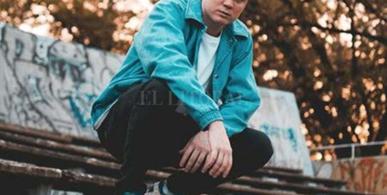 Emanero adelanta su próximo disco en el Mercado Progreso 