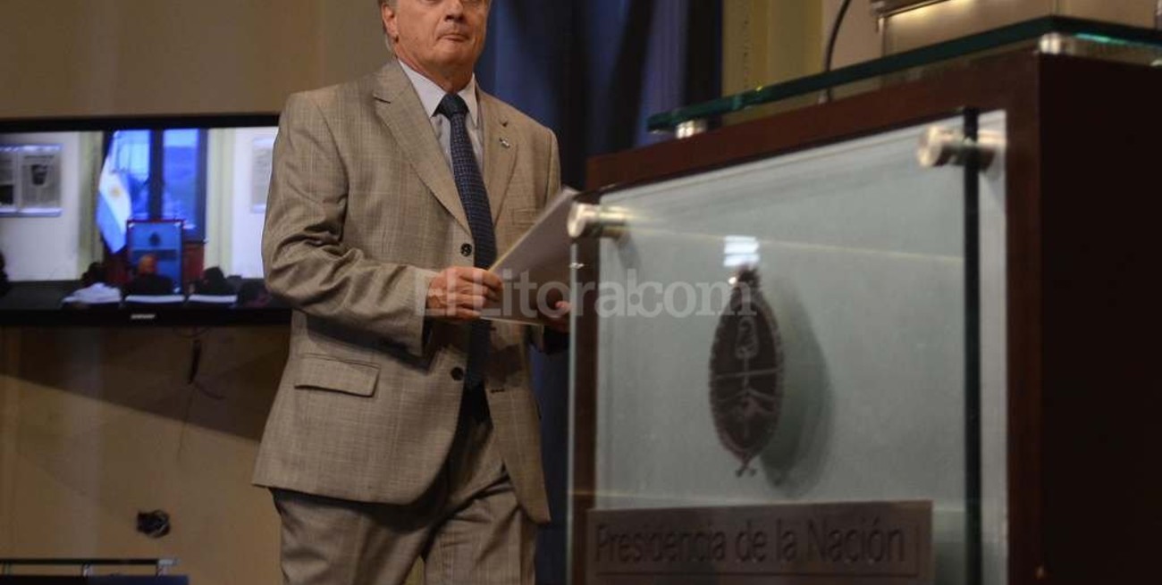 Aranguren defendió aumento de tarifas y no descartó nuevas subas de los combustibles