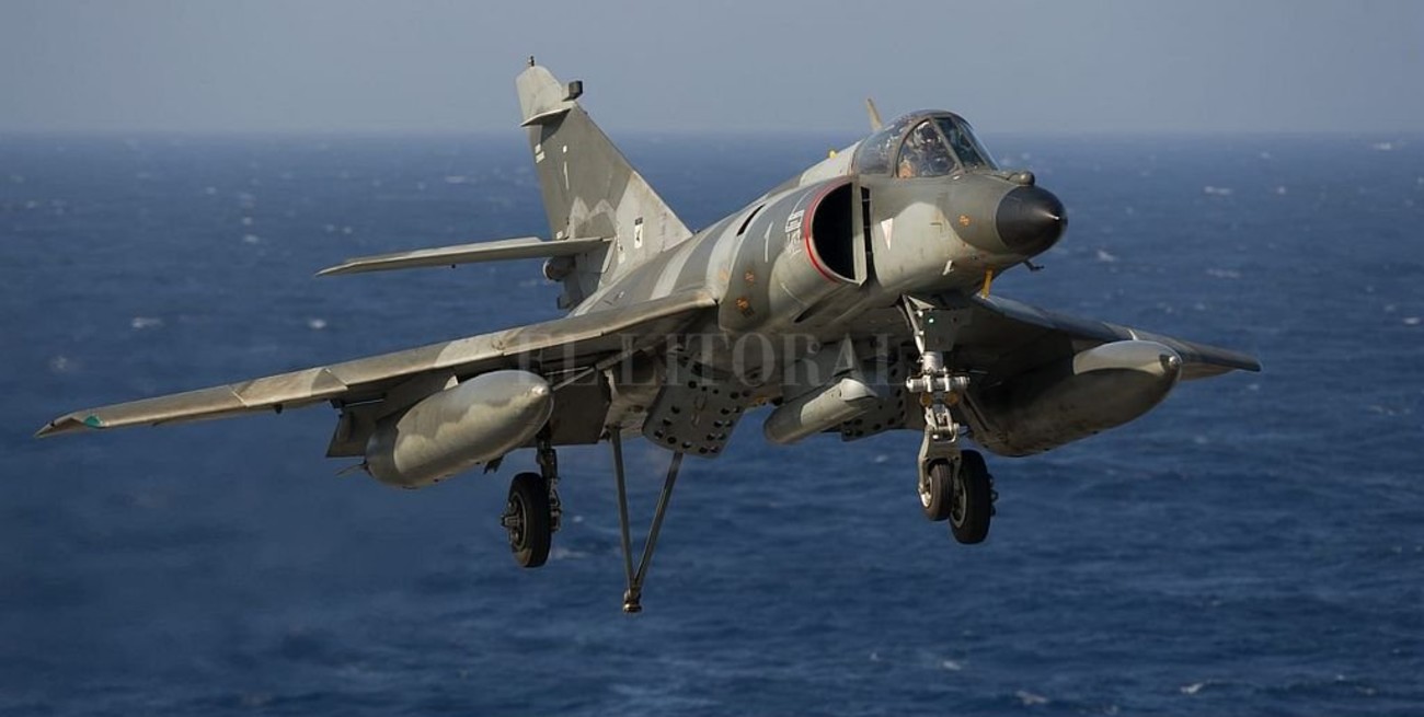 El gobierno le compró a Francia cinco aviones que no están aptos para volar