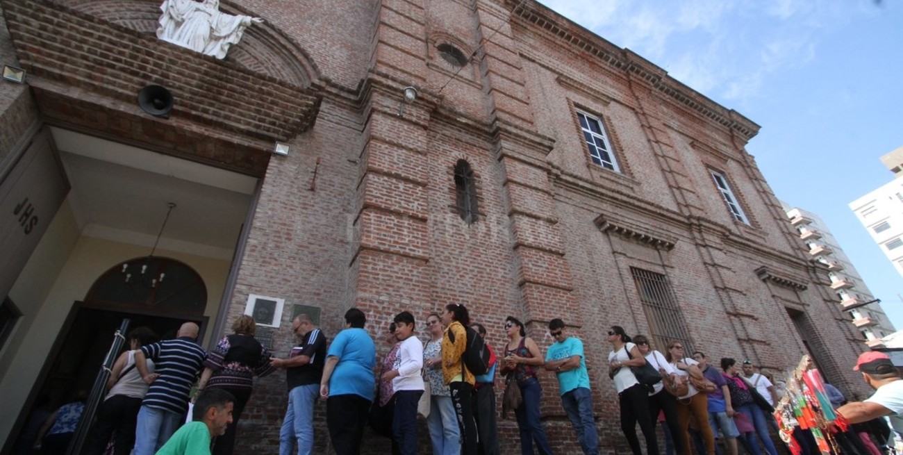 Miles de fieles renuevan su fe en San Expedito