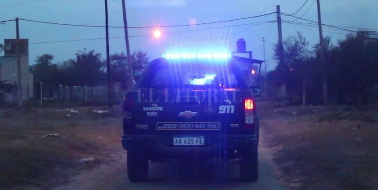 Fueron a detenerlo por violencia de género, se prendió fuego y murió