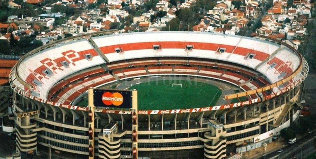 El estadio Monumental fue evacuado por una amenaza de bomba