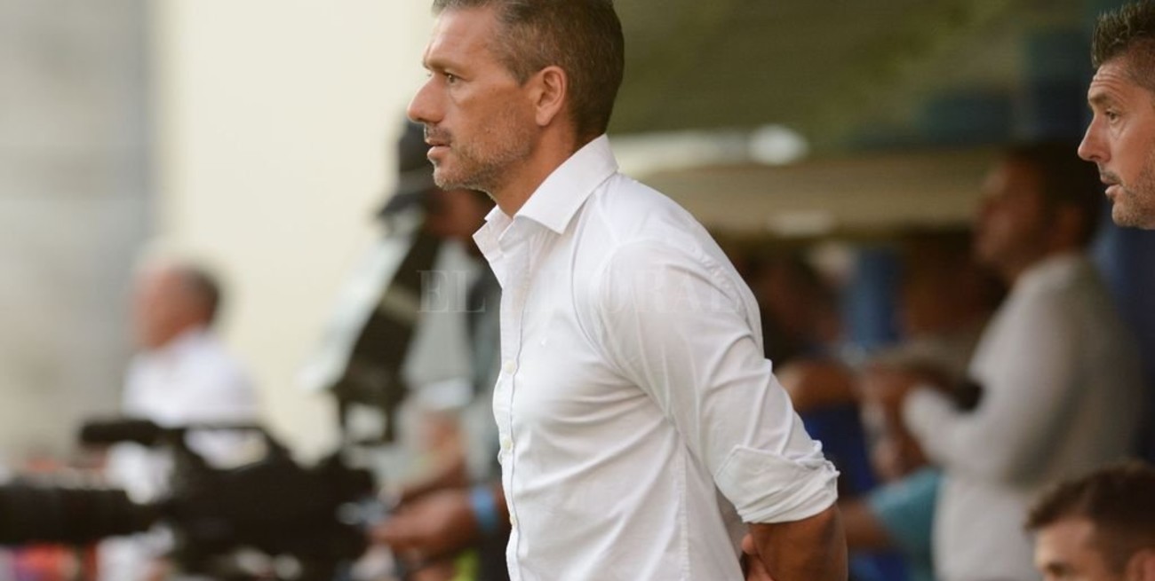 Tras la derrota ante Colón, Nelson Vivas renunció como entrenador de Defensa y Justicia