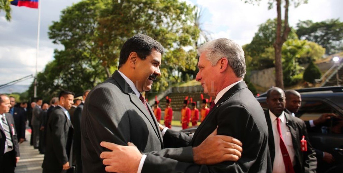 Presidente cubano expresó su apoyo a Maduro, cada vez más aislado