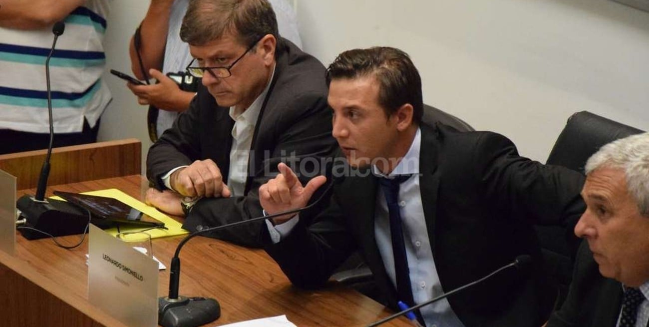 Tras el "me abstengo" oficialista, la oposición preside otra vez el Concejo